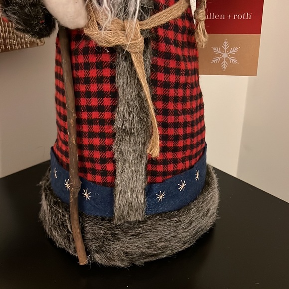 Allen & Roth 17.5in Tall Santa - Picture 6 of 11